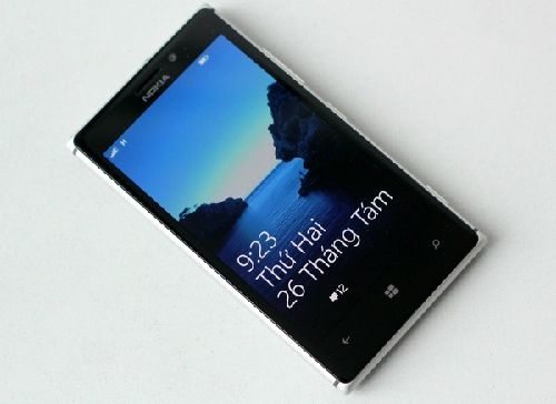 Nokia lumia 925 và htc one giảm giá trước tết - 1
