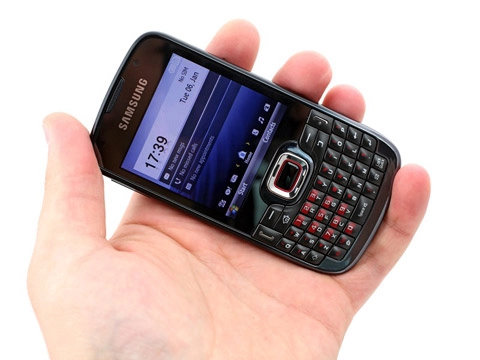 Omnia thứ hai giống blackberry trình làng - 1