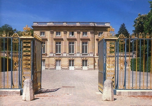 Petit trianon - tặng vật tình yêu trong vườn versailles - 1