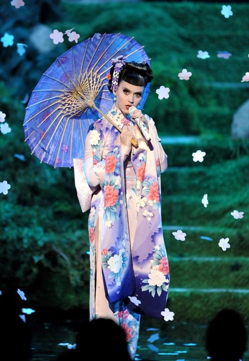 Phái đẹp việt lên cơn sốt vì áo kimono - 1