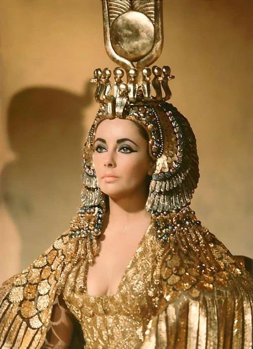 Phong cách cleopatra sống mãi trong làng thời trang - 5