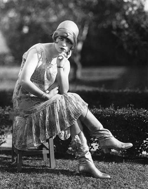 phụ nữ thảnh thơi với thời trang thập niên 20 - 4
