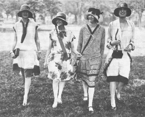 phụ nữ thảnh thơi với thời trang thập niên 20 - 7