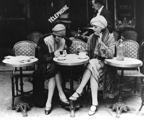 phụ nữ thảnh thơi với thời trang thập niên 20 - 11