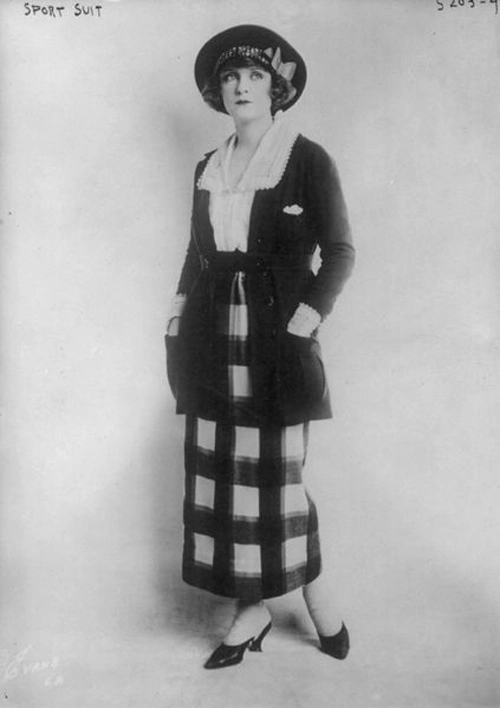 phụ nữ thảnh thơi với thời trang thập niên 20 - 13