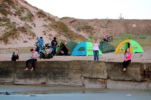 Phượt xe máy cắm trại ngay bãi biển cách sài gòn tầm 90 km - 1