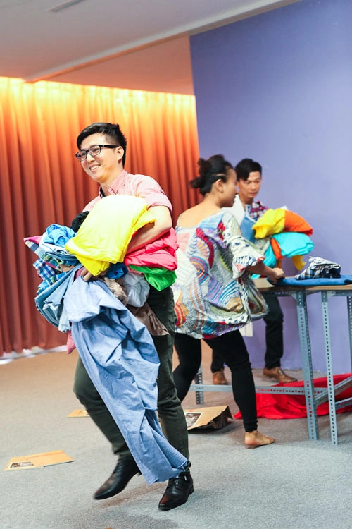 Project runway thí sinh căng thẳng chân dài thót tim - 3