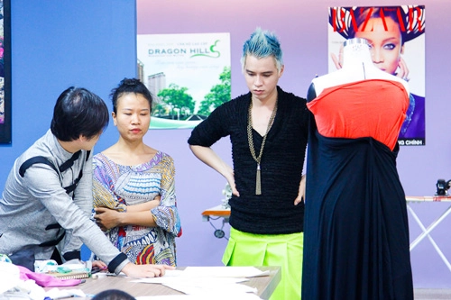 Project runway thí sinh căng thẳng chân dài thót tim - 4