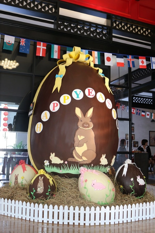Quả trứng phục sinh chocolate lớn nhất việt nam - 1