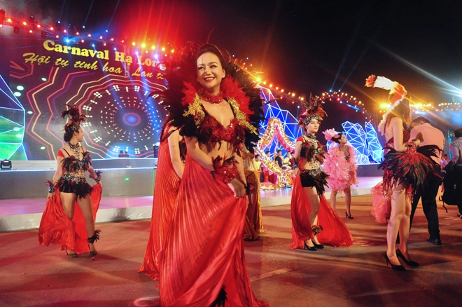 Sắc màu rực rỡ trong lễ hội carnaval hạ long 2015 - 1