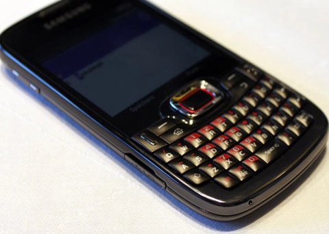 Samsung omnia giống blackberry ra mắt - 1