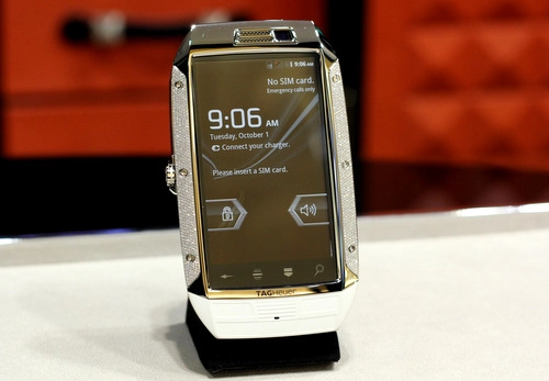 Smartphone chạy android nạm 1007 viên kim cương - 1