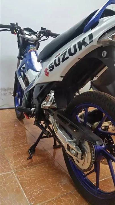 Suzuki raider nhẹ nhàng cùng súng yoshimura - 2