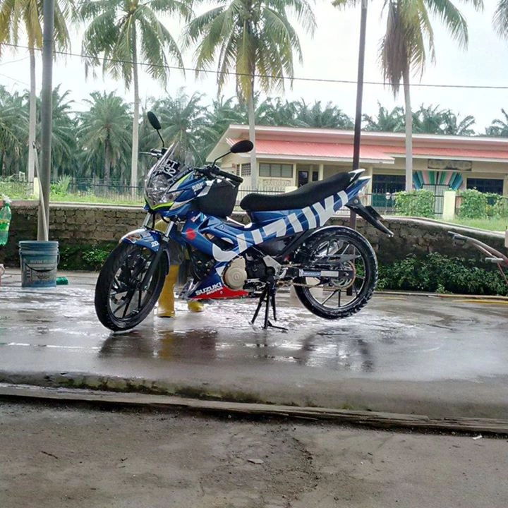 Suzuki raider tem đấu gp 2015 - 1