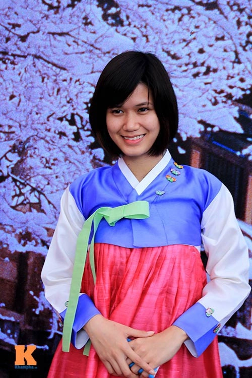 Thiêu nư viêt xinh tươi sươn xam hanbok - 4