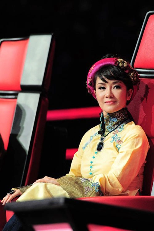 Thời trang thất thường của giám khảo the voice 2013 - 8