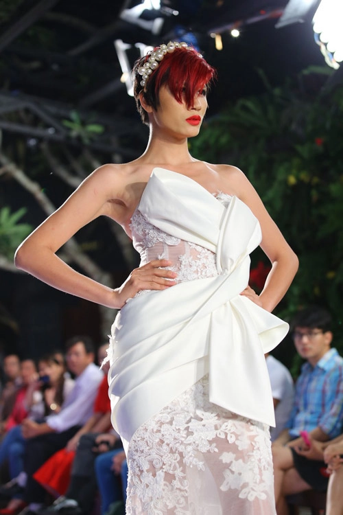 Trang trần chính thức giải nghệ sàn catwalk - 1