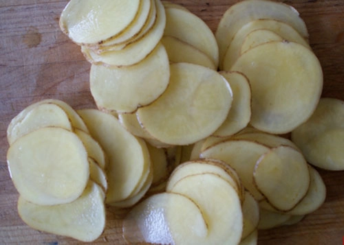 Tự làm bimbim khoai tây giòn tan - 1