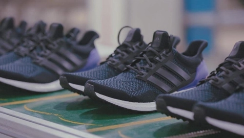 Ultra boost - giày chạy bộ mới của adidas - 1