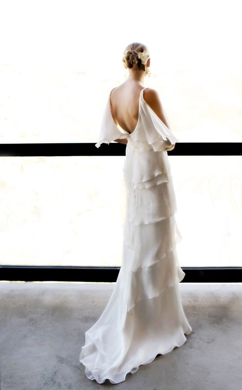 Váy cưới đơn giản vẫn đẹp lộng lẫy - 13