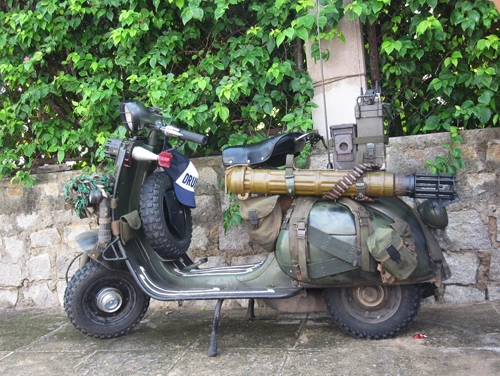 Vespa cổ phong cách nhà binh tại sài gòn - 1