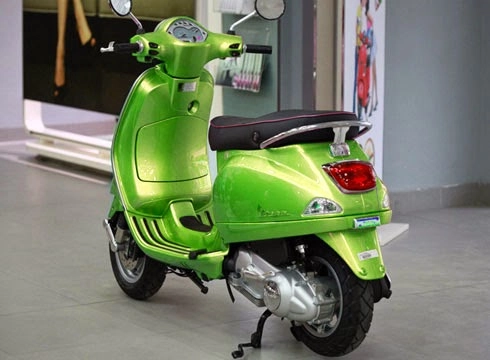 Vespa lx với màu sắc đẹp lung linh - 1