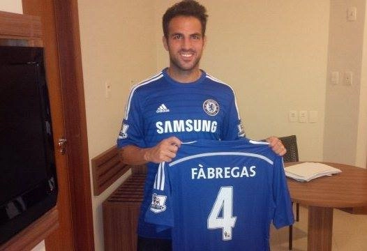 Vừa gia nhập chelsea cesc fabregas bị cđv arsenal ném đá tả tơi - 1