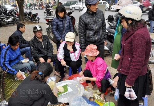 Xôi xéo hàng bài - gánh xôi vỉa hè của những người hà nội sành ăn quà - 1