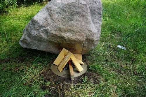 Xuât hiên hòn đá thân ki có thể phát wi-fi khi bị đốt nóng - 1