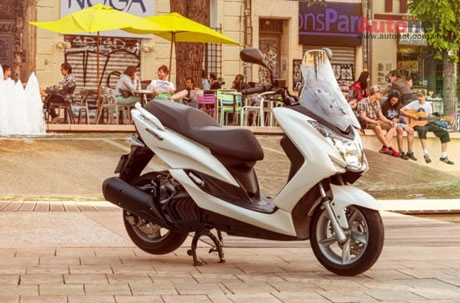 Yamaha majesty s đối thủ nặng ký của honda pcx - 2