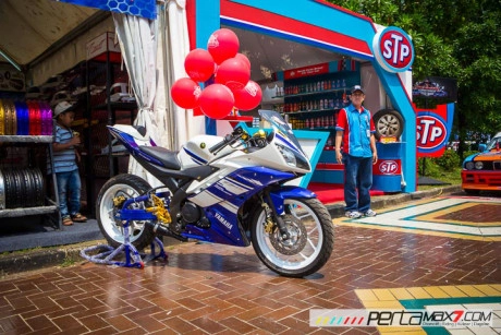 Yamaha r15 đi mâm độ r3 tại indonesia - 1