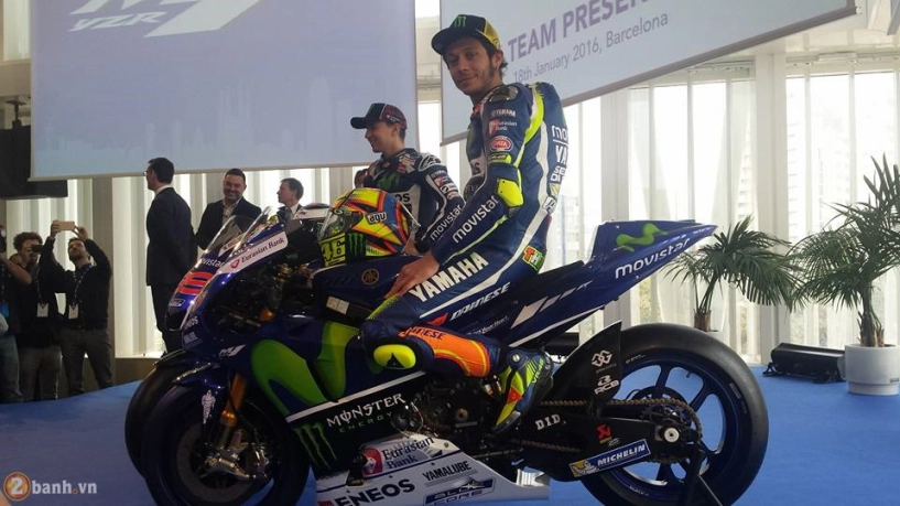 Yamaha yzr-m1 phiên bản mới chính thức ra mắt đường đua motogp 2016 - 1