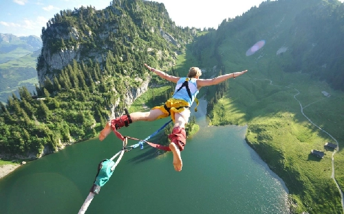 25 năm bungy jumping trò chơi mạo hiểm nhất - 1