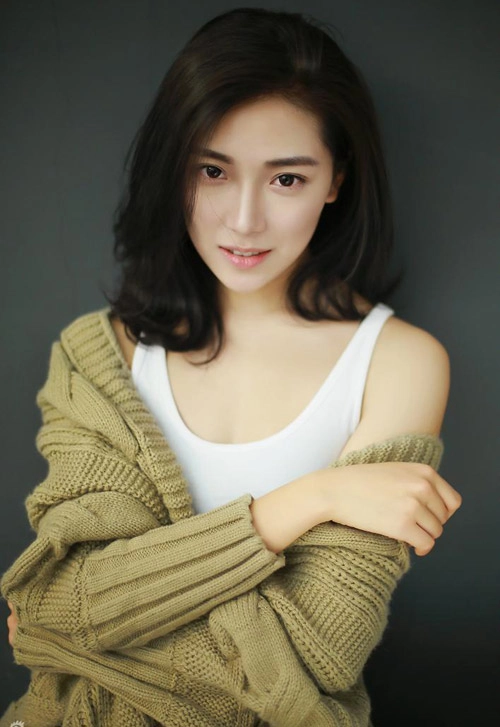 Anh à hãy yêu cô gái ngực nhỏ như em - 2