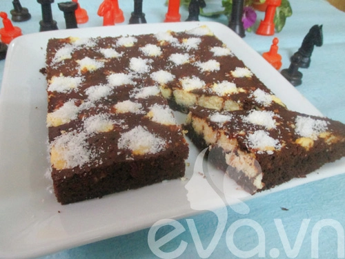 Bánh brownie dừa hình bàn cờ - 10