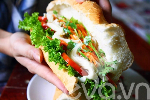 Bánh mì kẹp thịt gà cho bữa sáng - 9