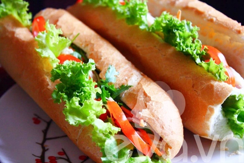 Bánh mì kẹp thịt gà cho bữa sáng - 11