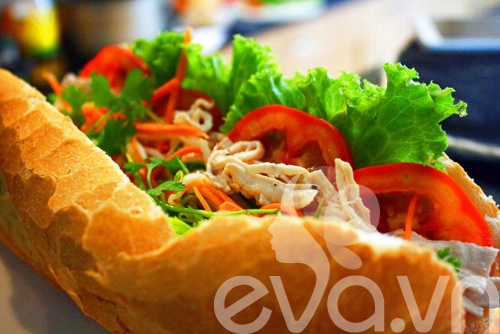 Bánh mì kẹp thịt gà cho bữa sáng - 12