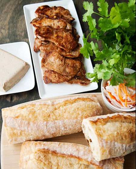 Bánh mì kẹp thịt thơm ngon dễ làm - 8