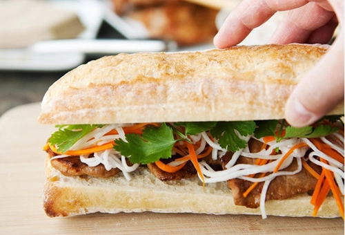 Bánh mì kẹp thịt thơm ngon dễ làm - 10