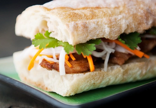 Bánh mì kẹp thịt thơm ngon dễ làm - 11