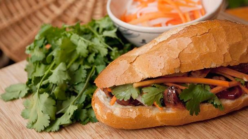 Bánh mì kẹp thịt việt nam ngon nhất thế giới - 3