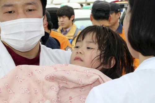 Bé 5 tuổi sống sót trên phà sewol là gốc việt - 2