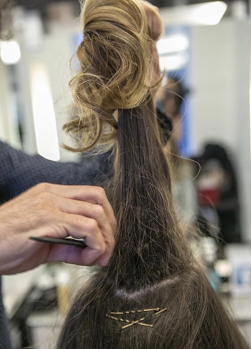Biến tấu diệu kỳ với 3 kiểu tóc xoăn cô dâu đơn giản - 8