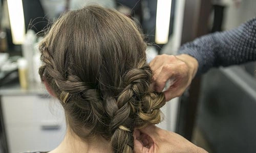 Biến tấu diệu kỳ với 3 kiểu tóc xoăn cô dâu đơn giản - 15