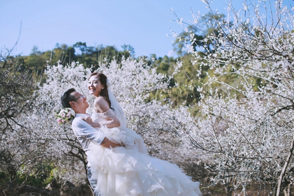 Bộ ảnh cưới thiên đường hoa đào trắng ngày giá rét khiến cặp đôi nào cũng chết mê - 3