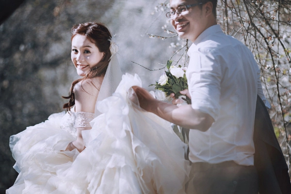 Bộ ảnh cưới thiên đường hoa đào trắng ngày giá rét khiến cặp đôi nào cũng chết mê - 4