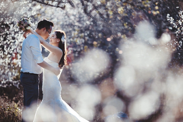 Bộ ảnh cưới thiên đường hoa đào trắng ngày giá rét khiến cặp đôi nào cũng chết mê - 1
