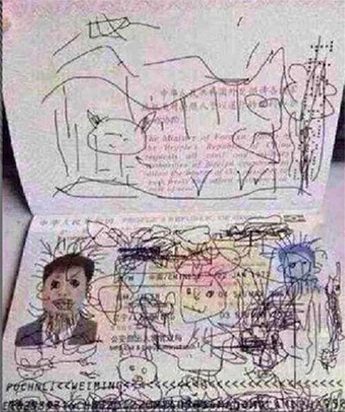 Bố dạy con gái vẽ bậy lên hộ chiếu để trốn tội - 2