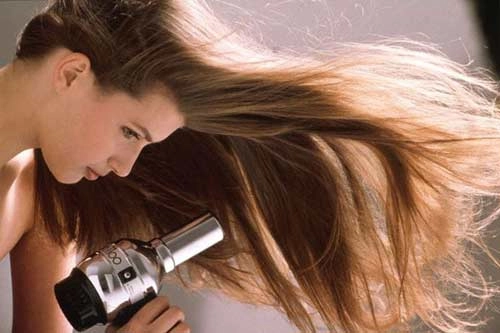 Bức xạ điện từ ở máy sấy tóc nguy hại sức khỏe gia đình - 3
